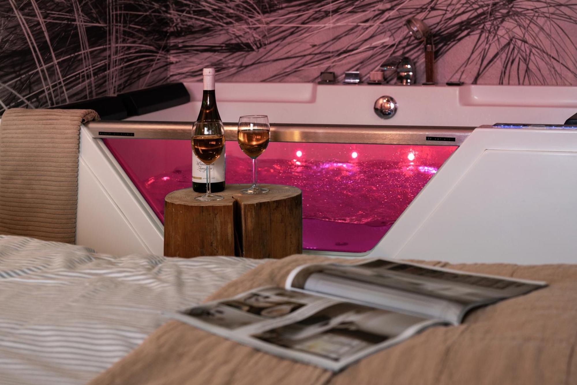 Apartament Z Jacuzzi & Sauna Chillout Колобжег Екстериор снимка